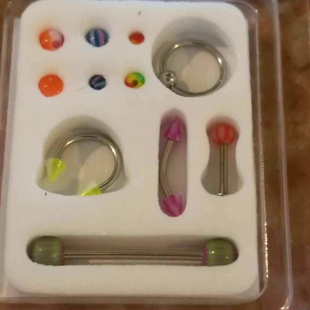 3/$30♥️ Body Piercing Accessories 5 pcs New - Picture 2 of 3